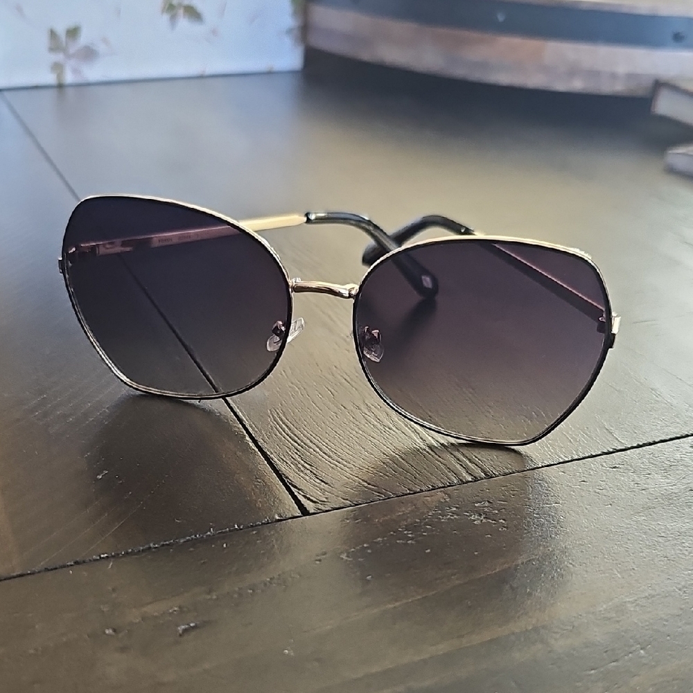 Fossil Gold and Black Sunglasses